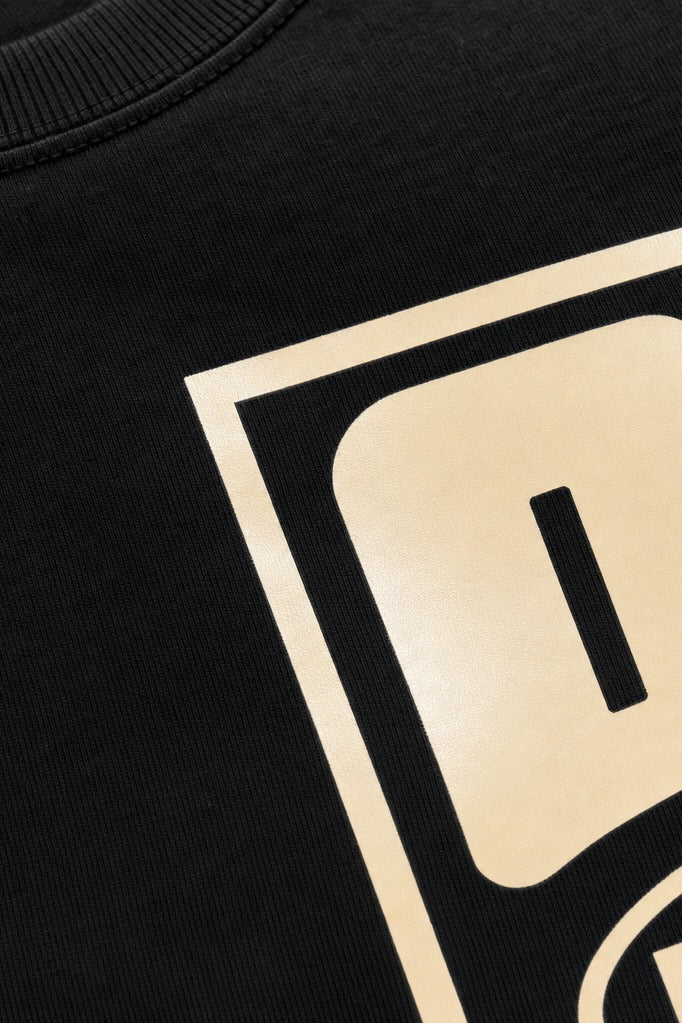 Close-up fabric detail - BLACK BOX TSHIRT